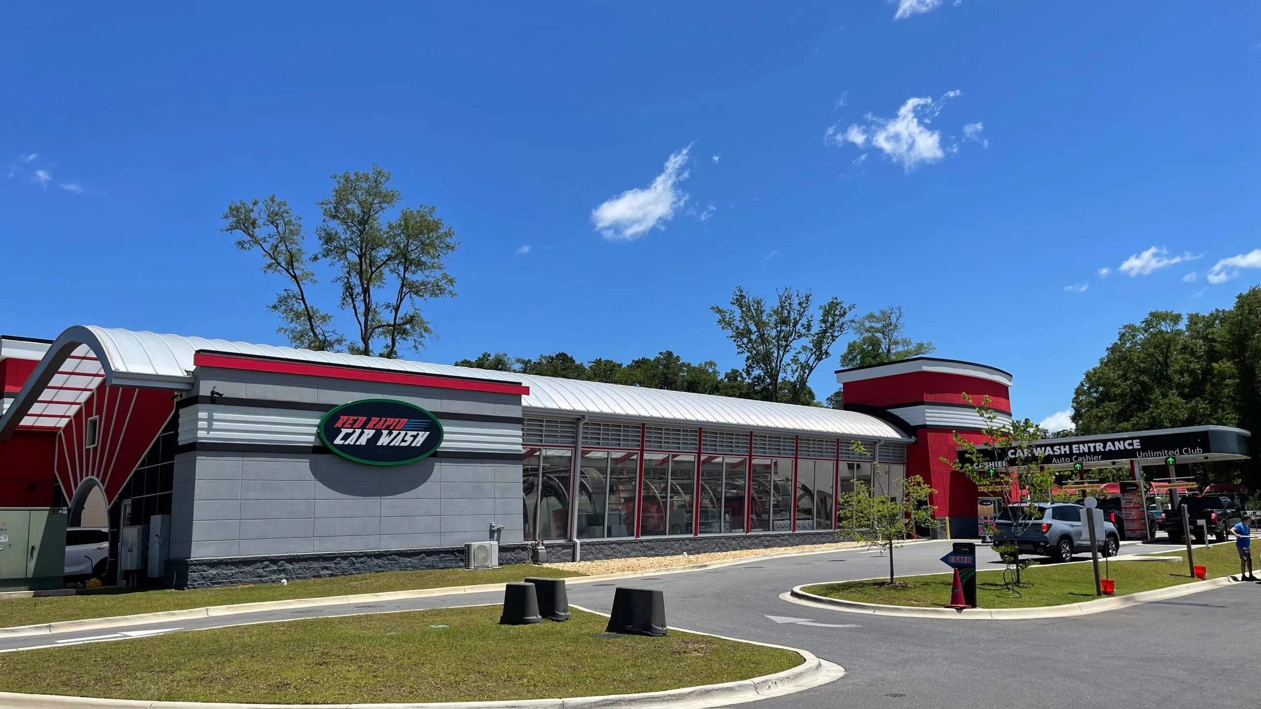 Red Rapid Car Wash building in Tallahassee